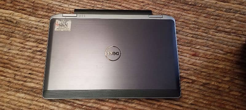 Dell Latitude E6330 0