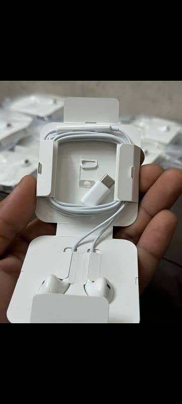 100% Original iPhone 15 Handsfree 1