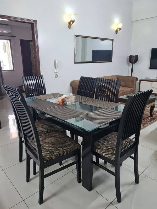 6 seater dinning table 0