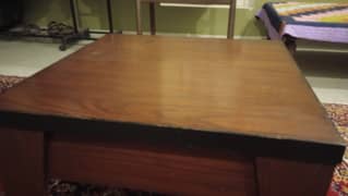 Center table in good condition