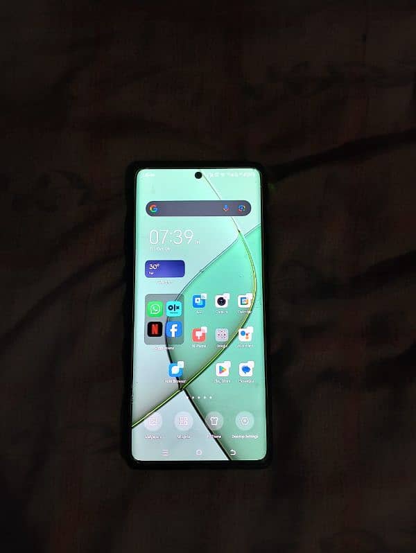 Tecno Spark 20 Pro Plus For Sale 3