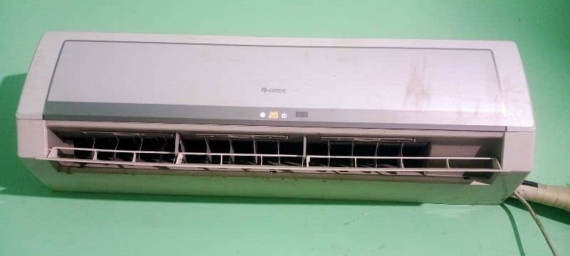 Gree AC 2 Ton DC Inverter Used Rs 90000 0