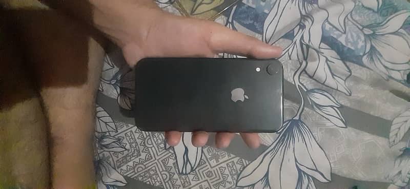 iPhone XR  64 gb non pta factoryunlock  9/10 condition 3