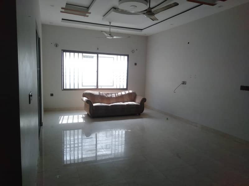 400 Square Yard 1st Floor portion With Rooftop Available For rent in Jauhar Block 3-A 1