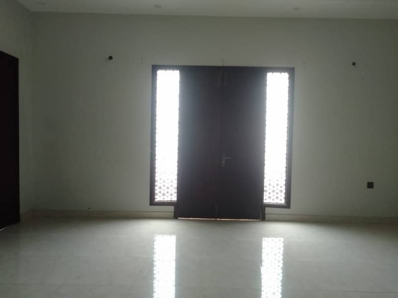 400 Square Yard 1st Floor portion With Rooftop Available For rent in Jauhar Block 3-A 12