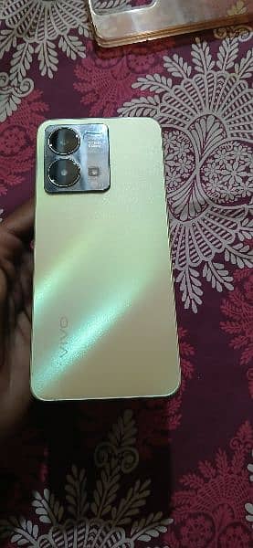 Vivo Y35 8,128 0