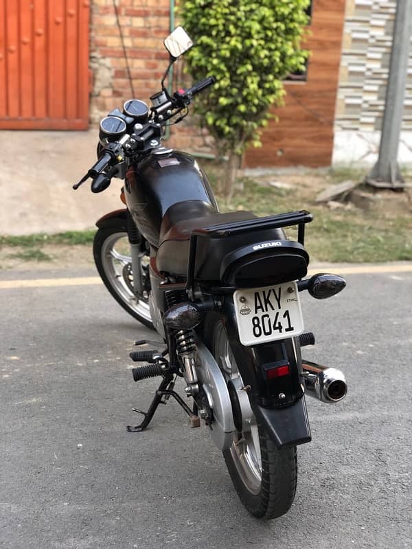 SUZUKI GS 150 SE 6