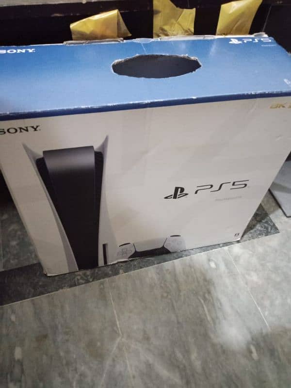 PS5 Disk Edition with box and game 0