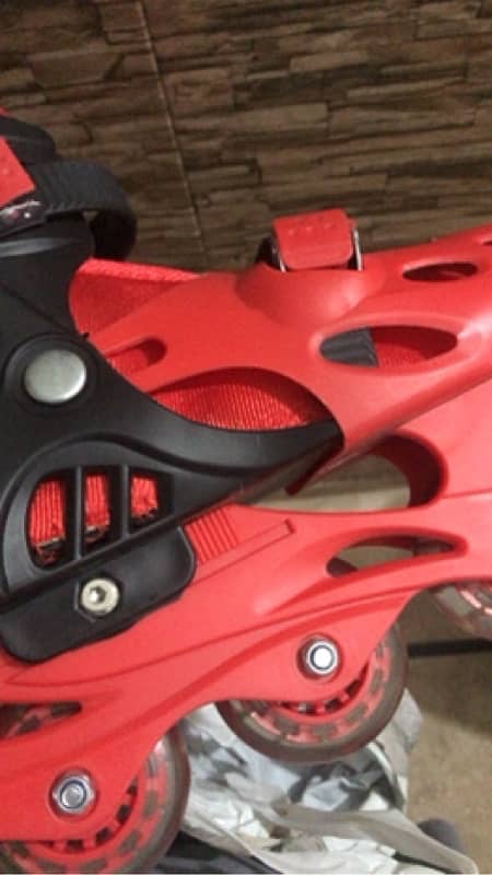 brand new adjustable size roller skates skating shoes 2