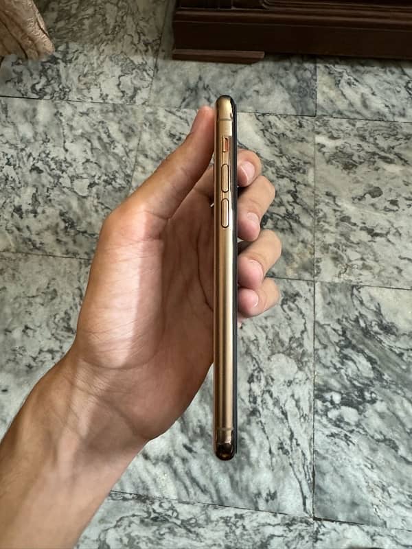 iphone 11 pro Not Pta factory unlock 64 gb gold waterpack airtight 2