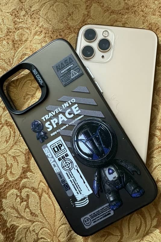 iphone 11 pro Not Pta factory unlock 64 gb gold waterpack airtight 6