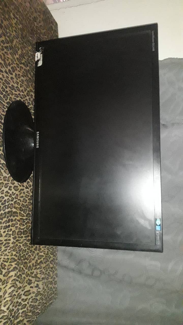 SAMSUMG LED COMPUTER , FOR SALE 2