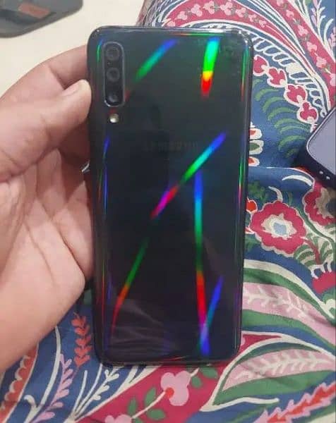 SAMSUNG A70 URGENT SALE 0