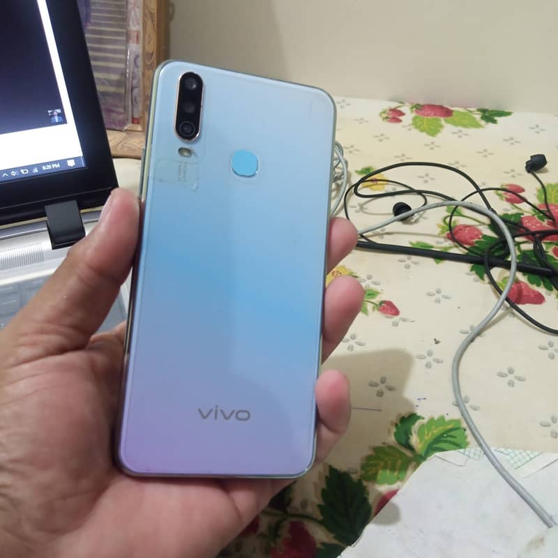 VivoY 17,in good conditionm8 Ram, 256 gb ,only charger and mobile 4