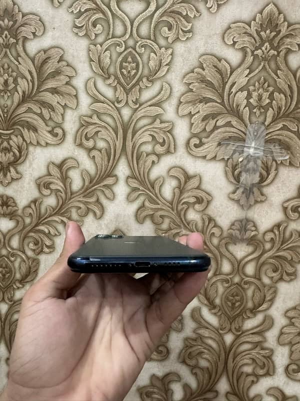 iPhone 11pro max pta approved 7