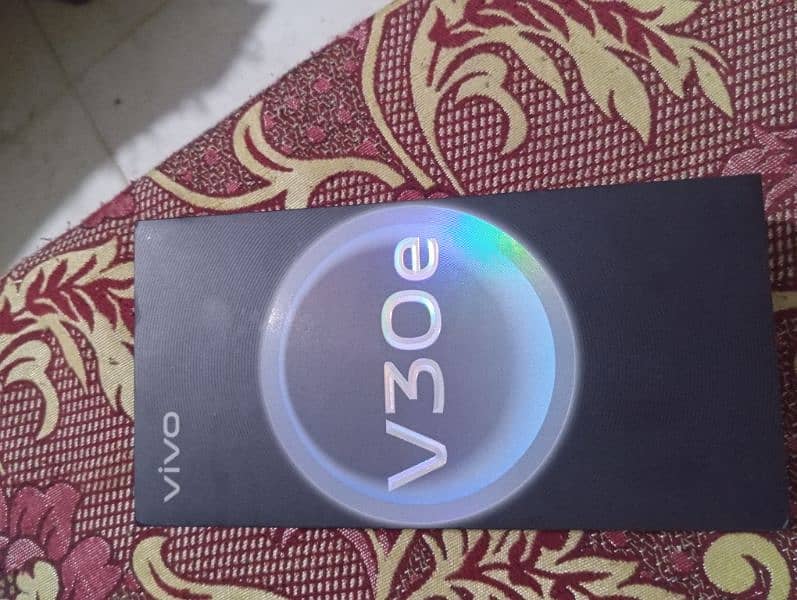 Vivo V30e 4