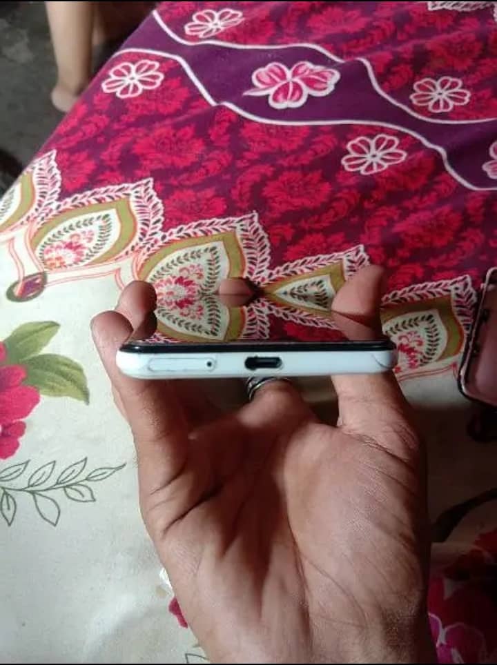 EXCHANGE AVELEBLE GOOGLE PIXEL 3 LUSH CONDITION 03204156509 whatsap 1