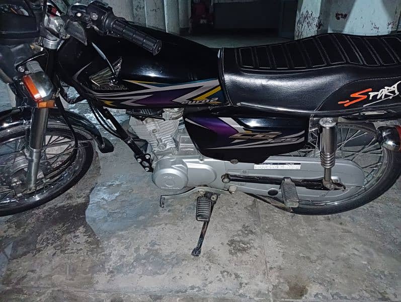 Honda 125 Black Color 0