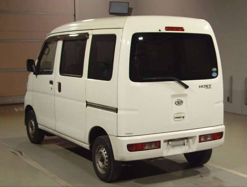 Daihatsu Hijet 2015 1