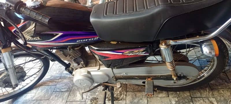 CG 125 2016 model in good condition for sale. 3