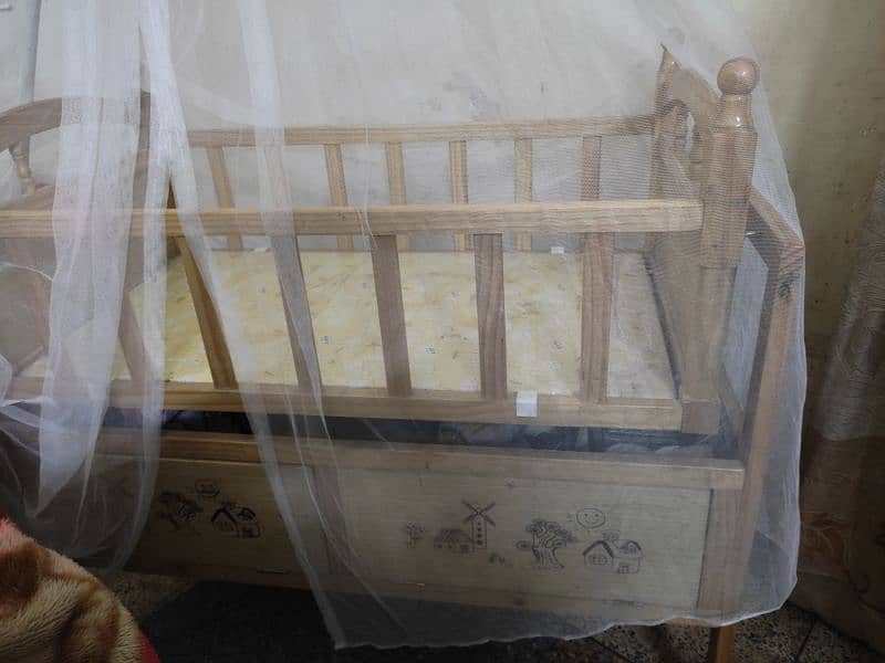 baby cot 2