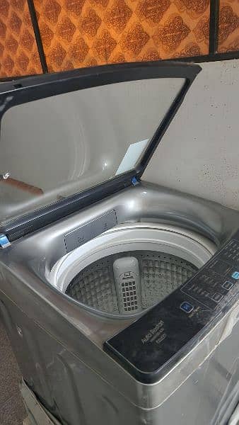 Haier HWM 150-826, Fully Automatic, 15 Kg, Washing Machine 3