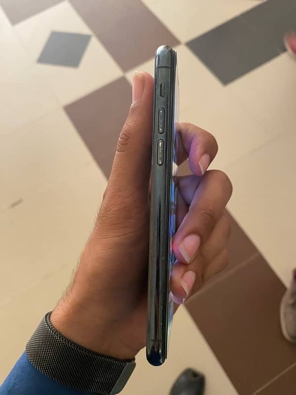 iPhone 11 Pro 256gb with box 4