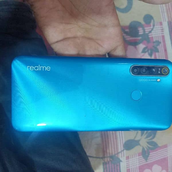 realme 5i 4/64 4