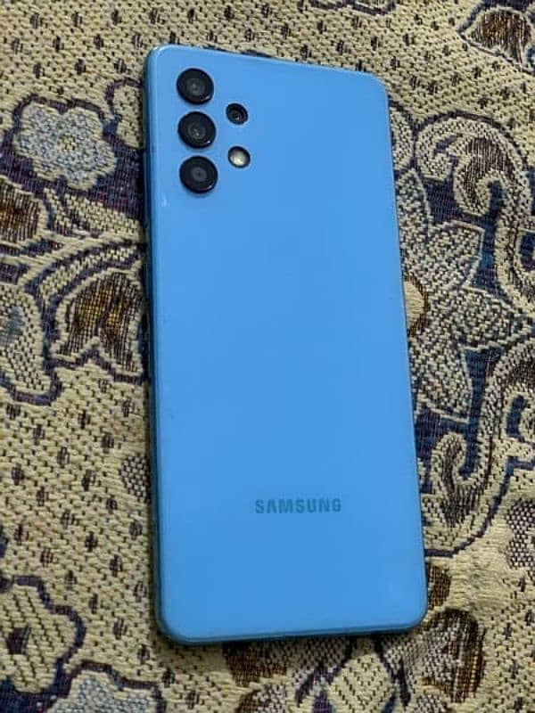 Samsung galaxy a32 . Samsung galaxy a32 in blue colour, 3