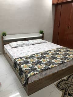 Modern style King size bed with mattress