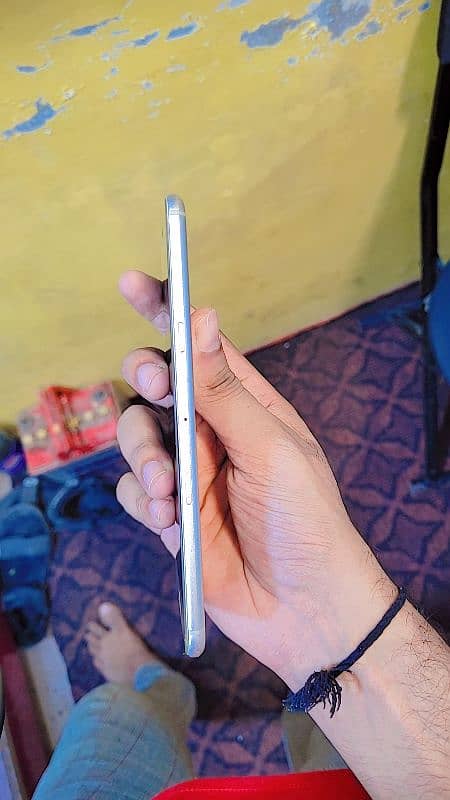 Samsung Galaxy C7 all ok finger bhi working me hai 4