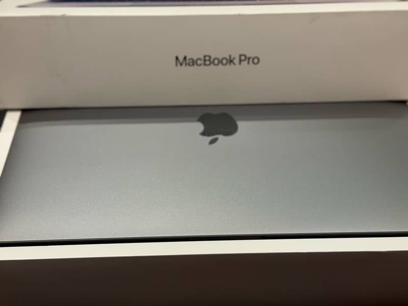 Macbook Pro M1 - 8/256 with Box 2