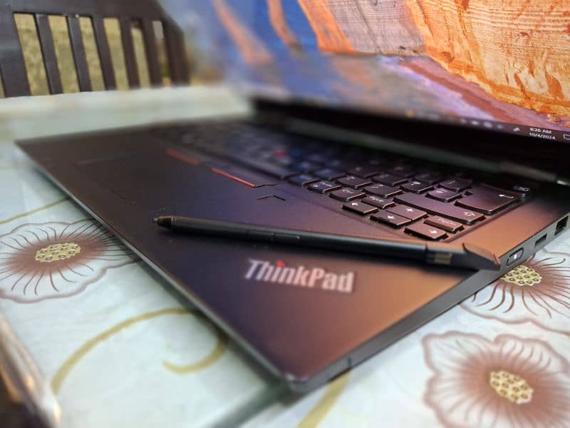 Lenovo ThinkPad Yoga x390
With Stylus Core i5
Gen 8th
RAM 8GB
SSD 256 1