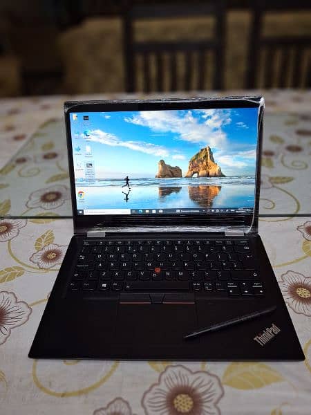 Lenovo ThinkPad Yoga x390
With Stylus Core i5
Gen 8th
RAM 8GB
SSD 256 12