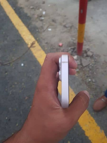 iphone 13 mini 4