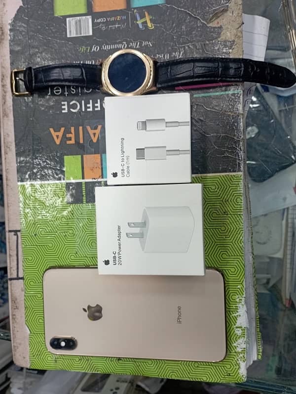 IPHONE XS MAX APPROVED GOLD COLOUR WITH LIMITED GOLD GEARS2 watch 0