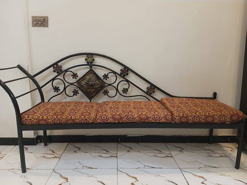 3 Seater Iron Sofa 0