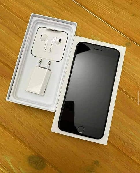 iphone 7plus 128GB with full box 1