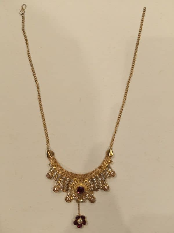 Artificial gold necklace 0