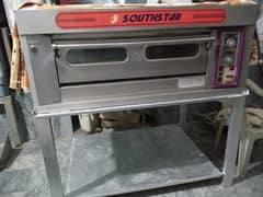 Pizza Oven with Pizza Pans and Delivery Box in Sialkot