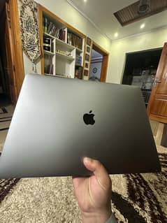 MacBook Pro 2017 with TouchBar