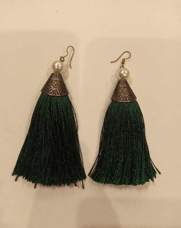 Green earrings 1