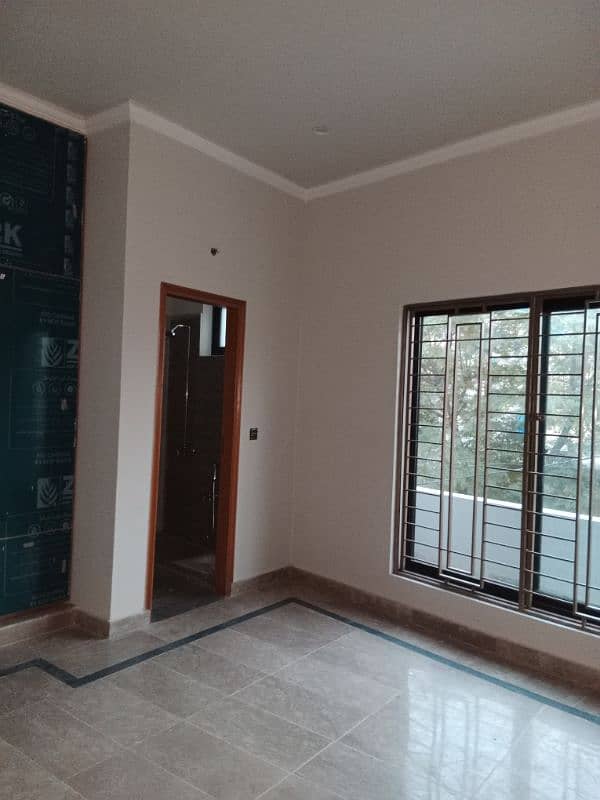 Separate Upper Portion For Rent  Sahafi Colony Canal Road Harbanspura 6