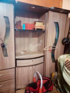 Dressing Table & 3 Pcs  Divider For Urgent Sale 03072350339