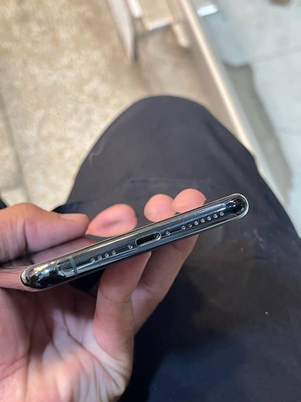 iPhone 11 Pro Max NON PTA 3