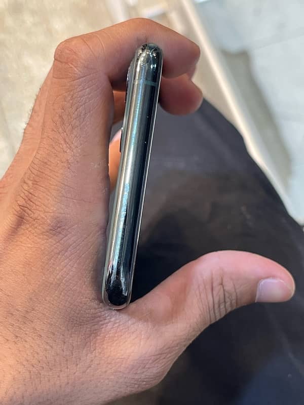 iPhone 11 Pro Max NON PTA 4