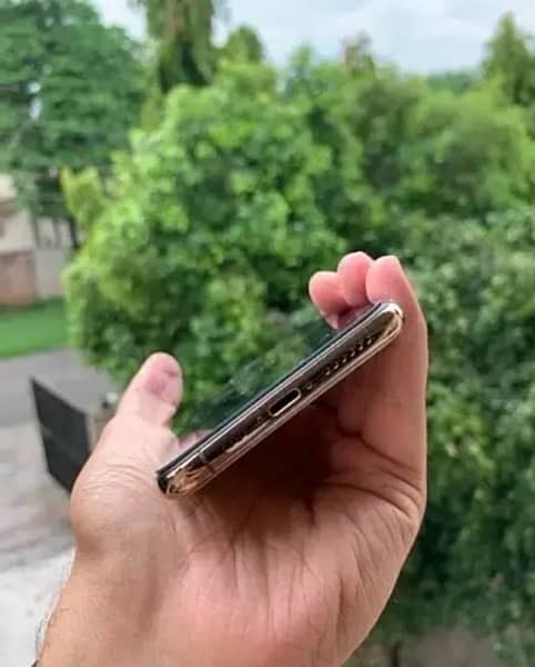 iPhone xsmax physical dual sim 64 gb /03061536925 2