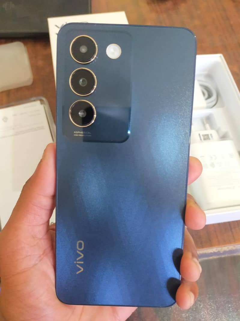 Vivo Y100.8GM RAM.  256GB Memory.  100% 3