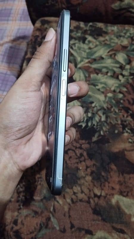 Vivo y17s 4/128 urgent sale 5