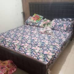 Beautiful Double Bed Set 0